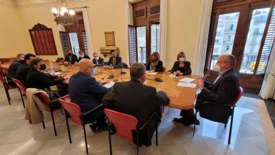 Un momento de la reunión entre el Ayuntamiento y los bancos. FOTO: AYUNTAMIENTO DE REUS