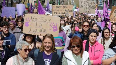 Manifestación por las calles de Tarragona el pasado 8 de marzo, con motivo de los actos por el Día Internacional de la Mujer. foto: pere ferré