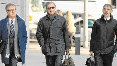 Jordi Pujol Ferrusola (centro), yendo a declarar a la Audiencia Nacional. FOTO: ACN