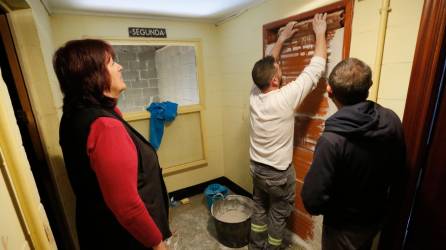 Muchas comunidades optan por tapiar pisos vacíos para evitar que haya okupaciones. Foto: Pere Ferré/DT