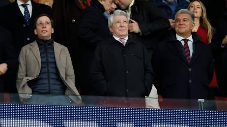 Joan Laporta, derecha de la imagen, en el Palco del Camp Nou. Foto: EF