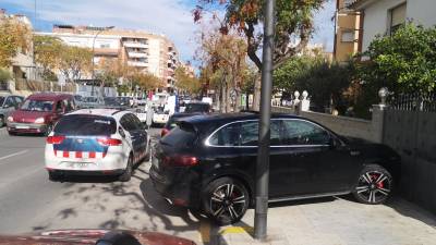 Porsche recuperado en la avenida Pere el Cerimoni&oacute;s. Foto: Alba Marin&eacute;