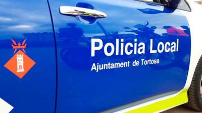 Un cotxe de la Policia Local de Tortosa. Foto: Twitter Policia Local de Tortosa
