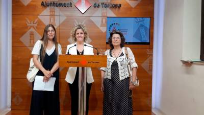 La presentació del nou contracte del servei de gestió de refugi d’animals a Tortosa. Foto: Cedida