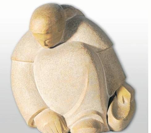 La plegadora d’olives, escultura del Museu d’Art Modern de Tarragona, obra de l’escultor Claudi Tarragó, amb la forma masculina de ‘Tarragona’ com a cognom. Foto: Cedida