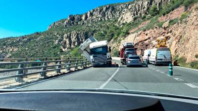 El accidente se ha producido cerca de la vía del tren. Foto: N.B.