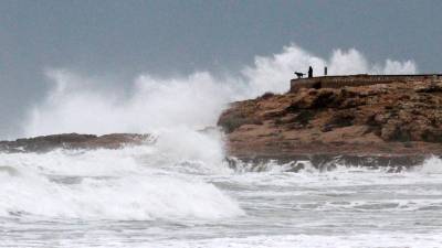 La costa de Tarragona, en alerta por fuerte oleaje