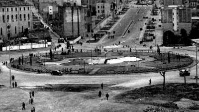 1956. Una imatge de la plaça Imperial Tàrraco als seus inicis on es pot veure la visió de futur que es va tenir. Foto: Arxiu Rafael Vidal Ragazzon / Tarragona antiga