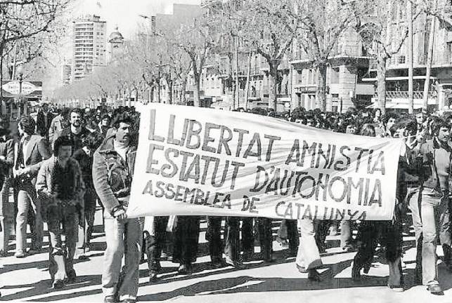 $!Manifestació il·legal de l’Assemblea de Catalunya a la Rambla Nova de Tarragona, el 8 de febrer de 1976. Foto: Cedida