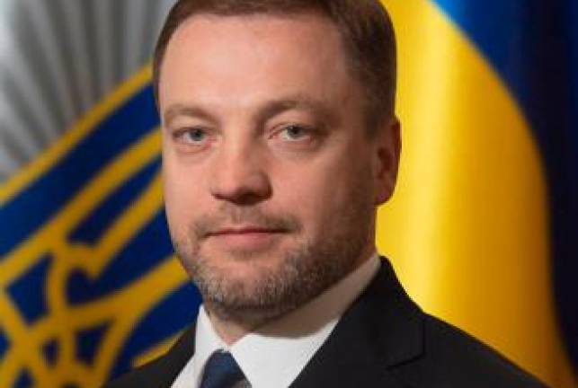 Muere el ministro ucraniano del Interior tras estrellarse su helicóptero en Kiev