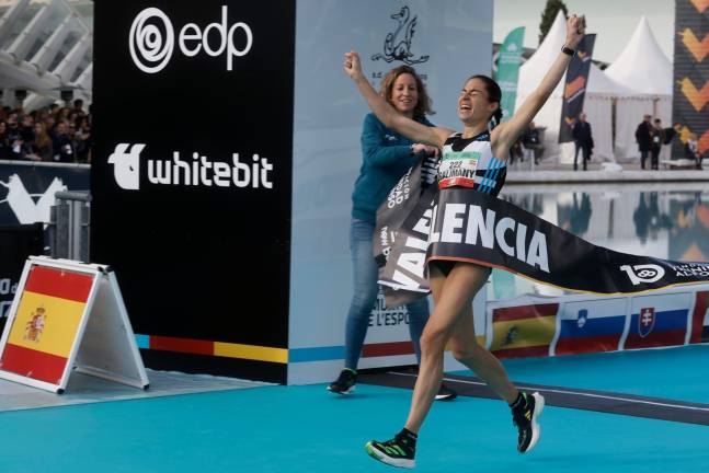 Marta Galimany, entrando a meta en el maratón de Valencia, el 4 de diciembre. Foto: Maraton de Valencia