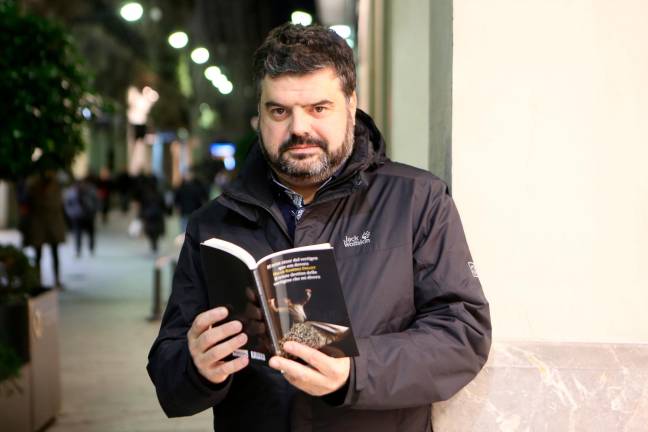 El periodista i escriptor Òscar Ramírez Dolcet és el gerent i fundador de La Banya Edicions, segell nascut l’any 2014. Foto: AM/DT