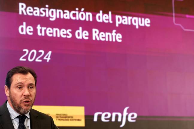 El ministro de Transportes y Movilidad Sostenible, Oscar Puente, durante una rueda de prensa en el mes de abril. Foto: EFE