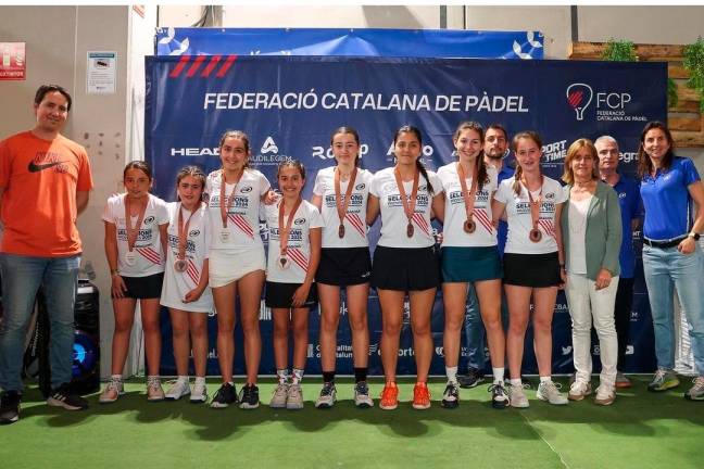Jugadoras de la Selecció de Tarragona de menores femenna. Foto: FC Pàdel