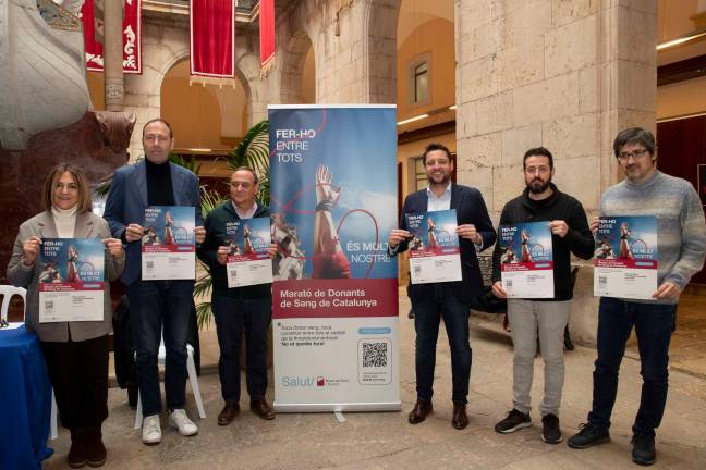 $!Autoridades durante la presentación de la Marató de Donants de Sang celebrada en el Ajuntament de Tarragona. Foto:Tjerk van der Meulen.