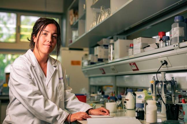 Doctora en química por la Universitat Rovira i Virgili (URV), Miriam Díaz de los Bernardos es, desde el pasado octubre, la directora de la Unidad de Tecnología Química de Eurecat. Foto: Àngel Ullate