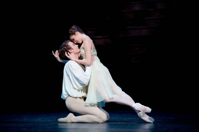 Un momento del ballet ‘Romeo y Julieta’ que se puede ver este jueves en salas de la provincia. Foto: Alice Pennefather/Cedida