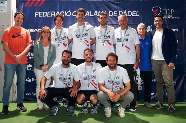 Parte de los jugadores de la selección de Tarragona absoluta masculina, en el Apolo. Foto: FC Pàdel