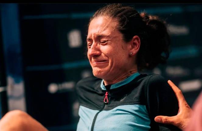 Núria Gil, llorando de dolor y rabia. FOTO: N. Gil