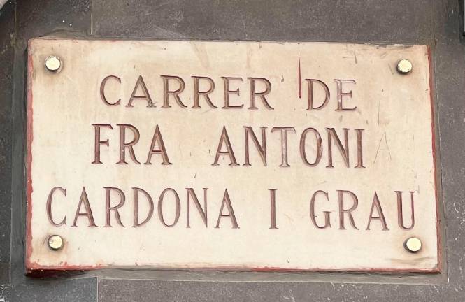Carrer de fra Antoni Cardona i Grau, entre Rovira i Virgili i Monestir de Poblet.