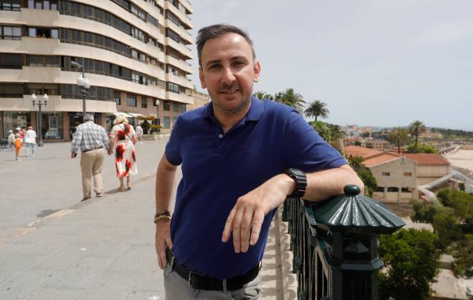 Carlos Ferrer ‘tocant ferro’, como buen tarraconense. Foto: Pere Ferré