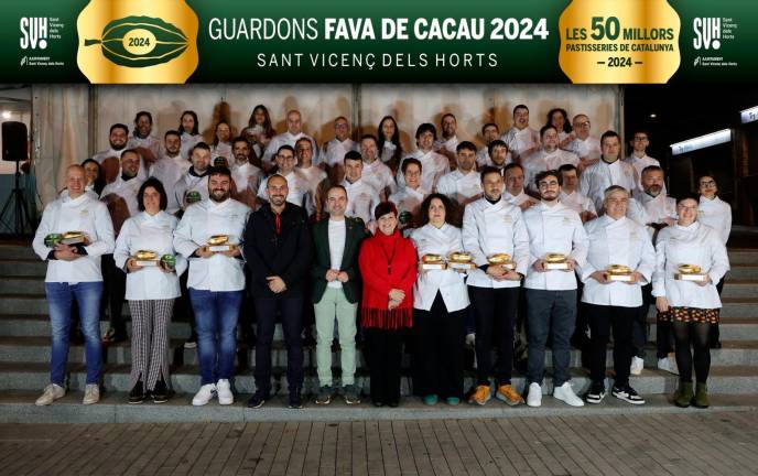 Imagen de los representantes de todas las pastelerías premiadas en la Mostra Internacional de Pastisseria de Sant Vicenç dels Horts. Foto: Cedida