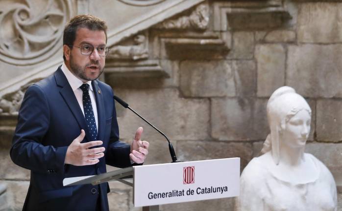 Pere Aragonès, este lunes, anunciando su marcha. Foto: EFE