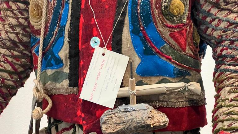 Detall d’un dels vestits antics conservat al museu. Foto: Òria Valls