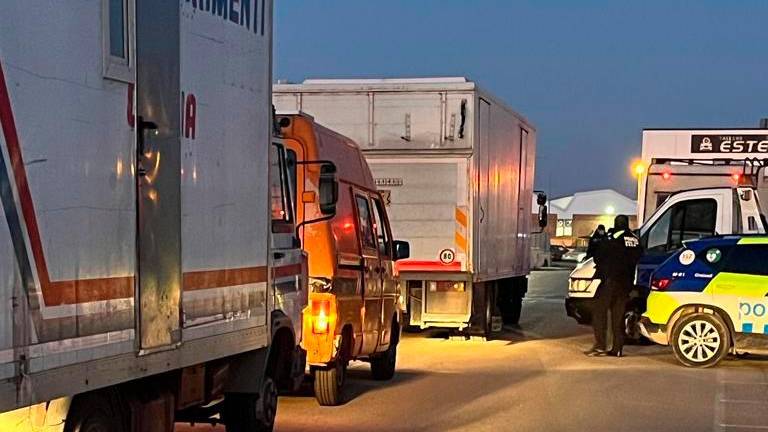 Los camiones italianos en las inmediaciones de Les Carpes de Roda. FOTO: ceidda