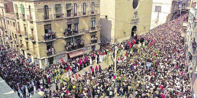 Tres Gràcies de Reus. Divendres Sant. Abril de 1995. Foto: Niepce