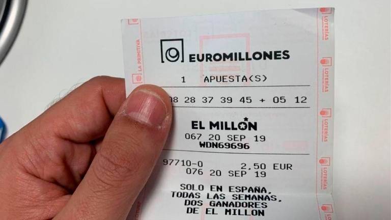 Imagen de archivo de un boleto del código El Millón. Foto: EFE
