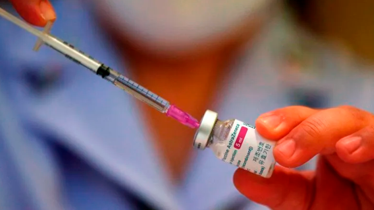 Una dosis de la vacuna contra la covid. Foto: Efe