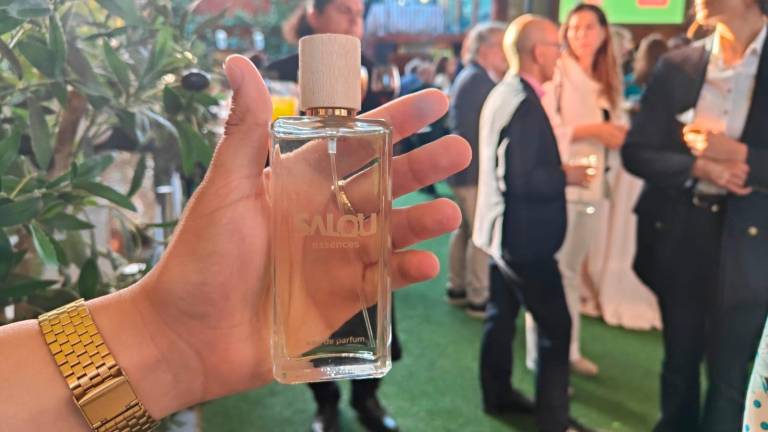 El frasco de Salou Essences que se dio a conocer ayer en un evento en Zaragoza. Foto: I. A.