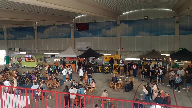 Unes 2.000 persones assisteixen a la Mostra de Maig de Cervesa Artesana de Castellvell del Camp