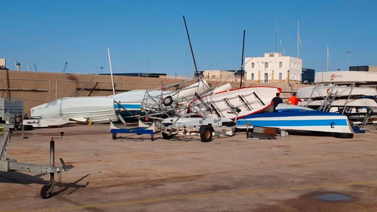 Algunas de las embarcaciones afectadas por el tornado. Foto: Cedida