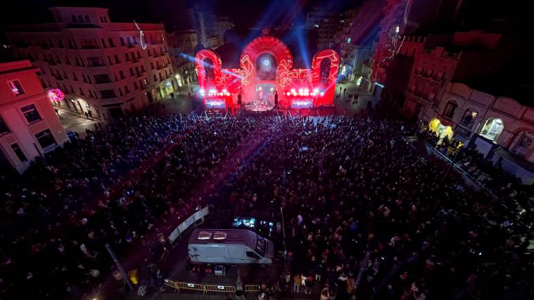 $!Adan destaca que la fiesta de Fin de Año fue «un éxito incontestable que llenó la plaça Corsini» Foto: TAC12