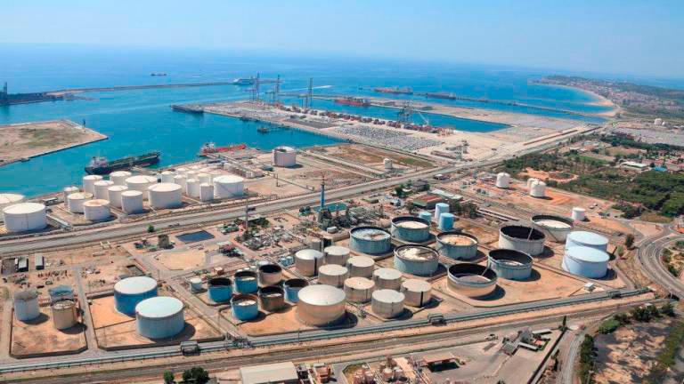 Se retoman los trabajos en la empresa que sufrió ayer una fuga de nafta en Tarragona