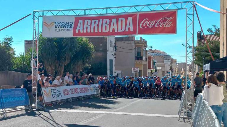 Nueve ciclistas heridos en La Sénia en el Trofeu Sant Bertomeu