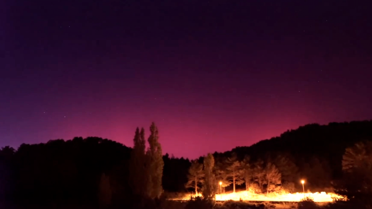Imagen de la aurora SAR que se ha visto en Prades. Foto: Parc Astronòmic de Prades