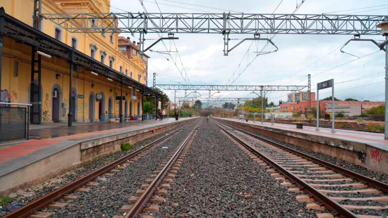 Los trabajos consisten en la definición y análisis de las alternativas que puedan plantearse para el establecimiento de un nuevo ramal ferroviario. Foto: Montse Plana