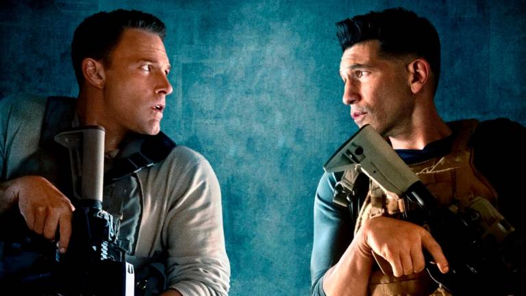 Ben Affleck y Jon Bernthal protagonizan ‘El contable 2’.