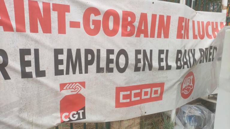 $!Manifestación por los despidos en Saint Gobain de L’Arboç y la falta de industria en el Baix Penedès