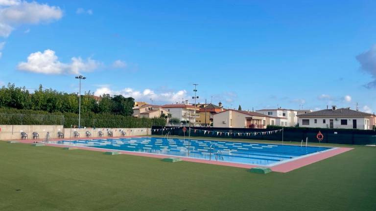 Las instalaciones de la piscina municipal están en funcionamiento desde 2016 y solo ofrecen servicio durante el verano. foto: Alba Mariné