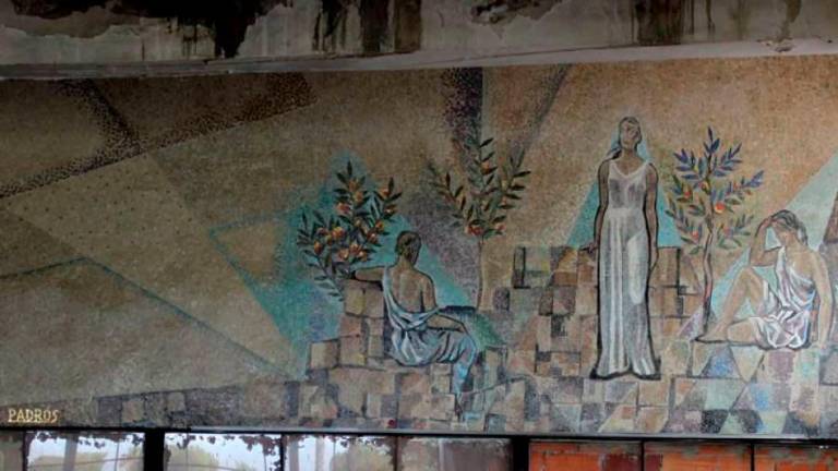 $!Las históricas paredes con mosaicos del Tabaris de Coma-ruga ‘vuelven’ al nuevo edificio