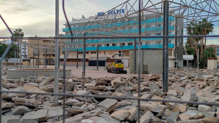 Las obras ya han comenzado en la plaza Corona d’Aragó. Foto: Cedida