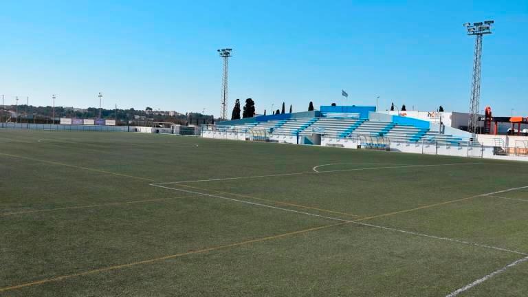 El campo de fútbol de Torredembarra tendrá un nuevo césped en julio