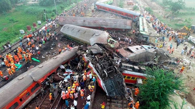 La India sufre el peor accidente de trenes en dos décadas: más de 280 víctimas