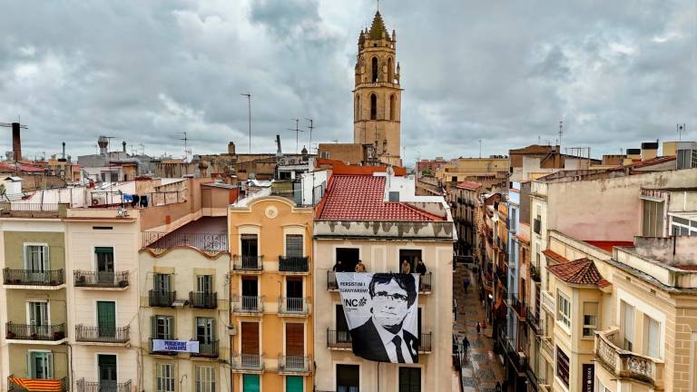 $!La ‘sábana’ Puigdemont aparece en Tarragona, Reus, Mont-roig y Montblanc