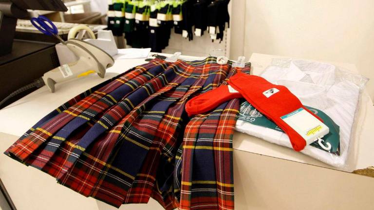 Imatge d’arxiu d’un uniforme escolar. Foto: EFE