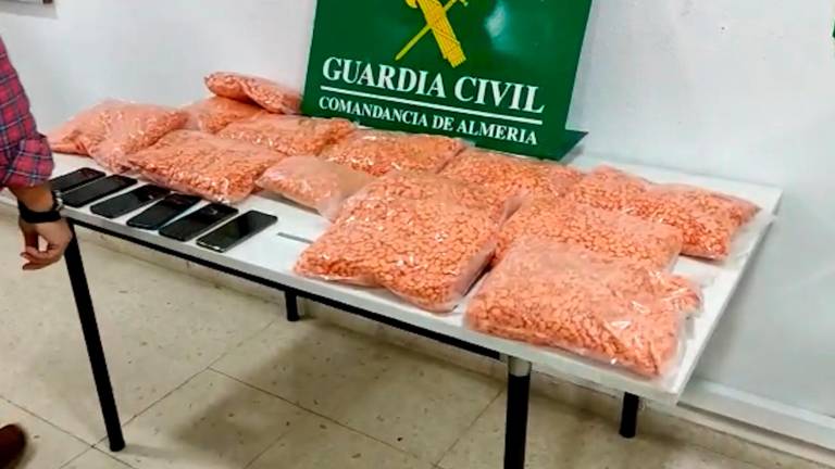 Droga y móviles. Foto: Guardia Civil